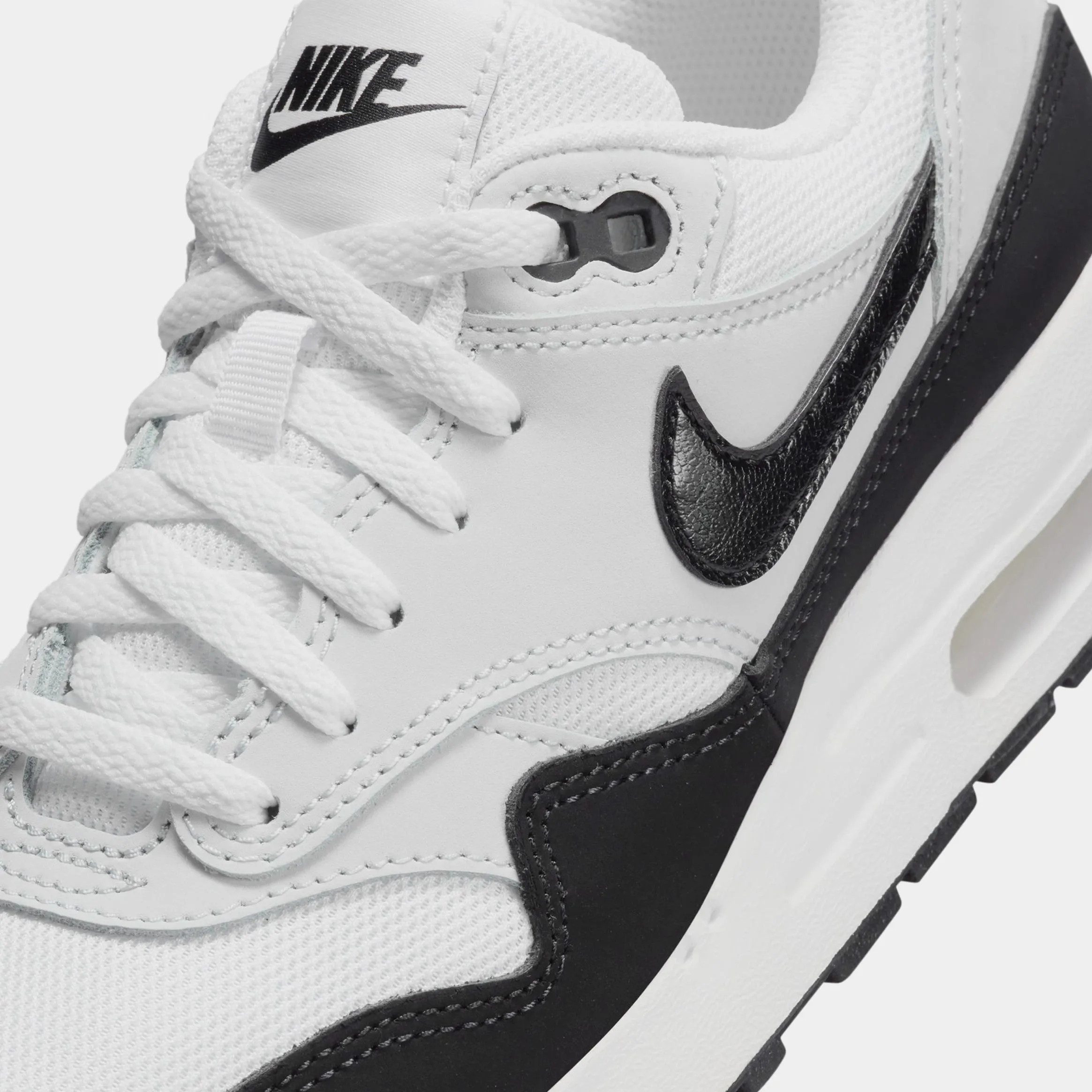 Air Max 1 Grade School Lifestyle Shoes (White/Pure Platinum/Black)