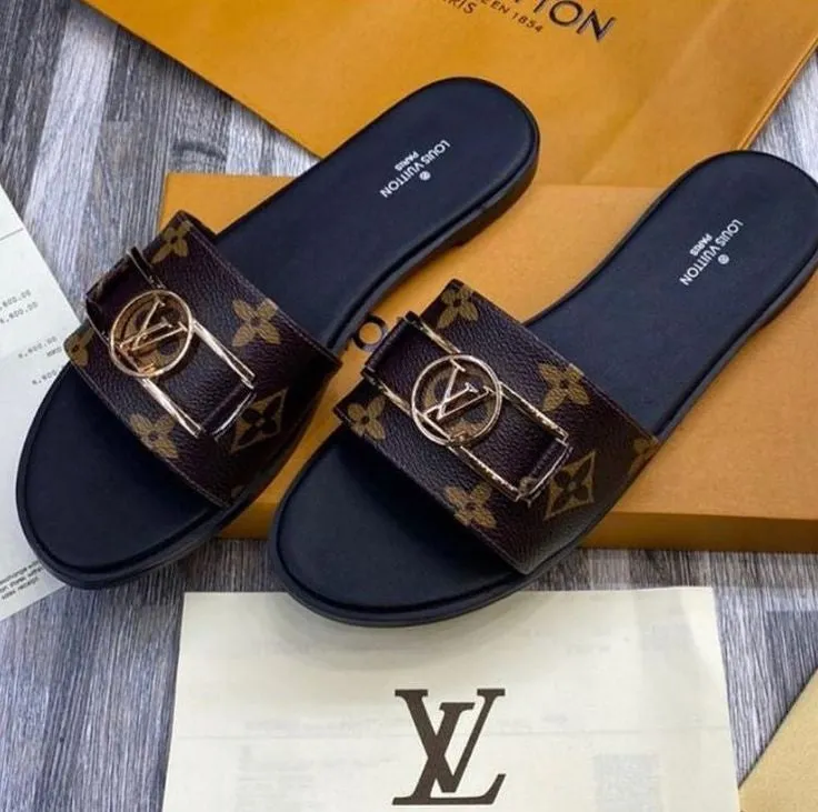 LV Simple Flats (Black)