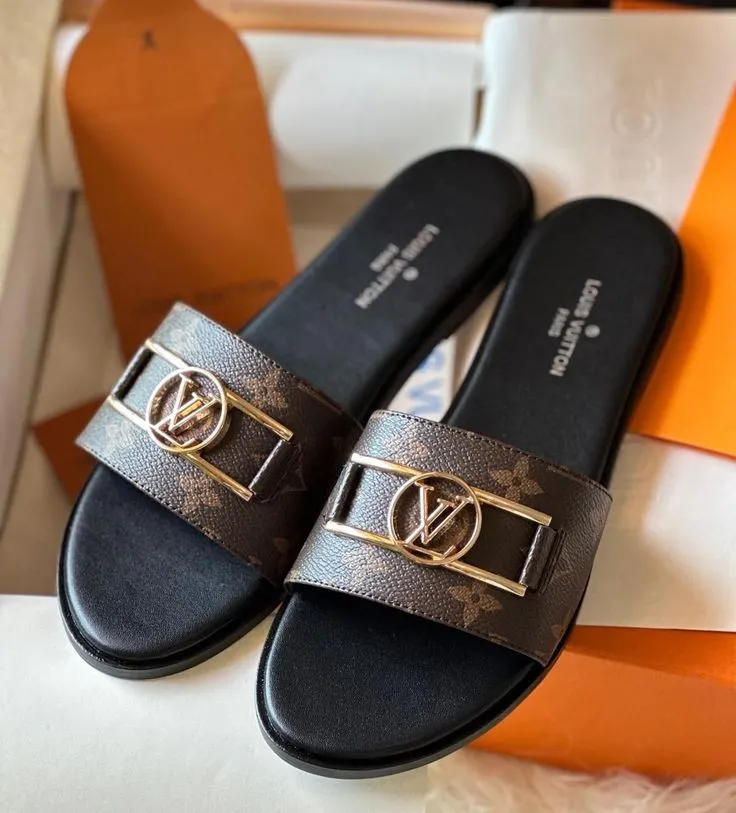 LV Simple Flats (Black)