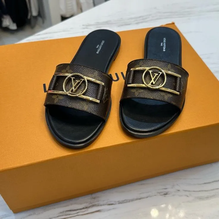 LV Simple Flats (Black)