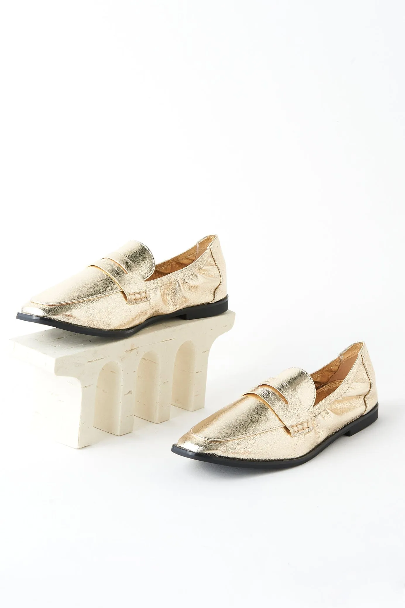 Sonia Loafers Gold